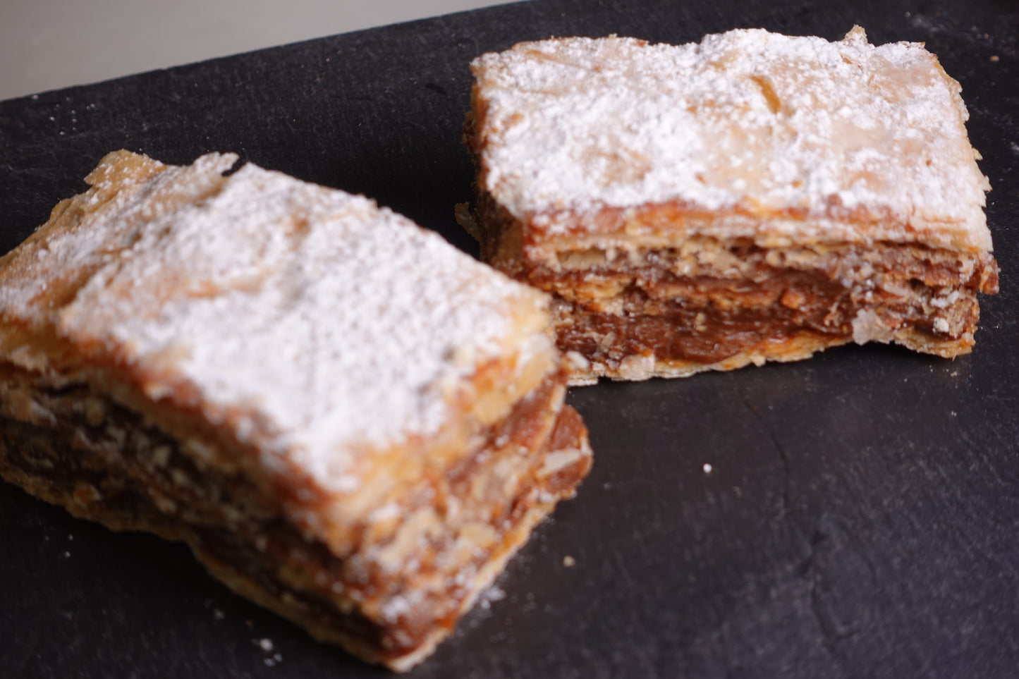 Milojas de hojaldre de mantequilla con dulce de leche