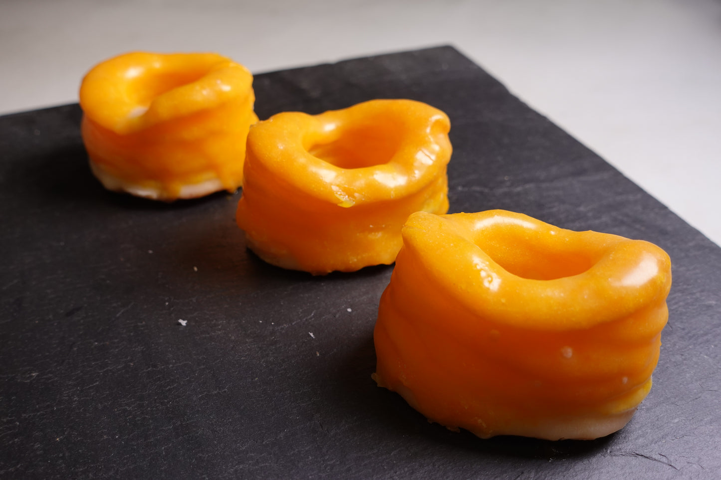 Rosquillas de alcalá con baño de  yema glaseada